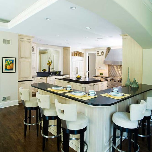 Custom Kitchen Embraces the Natural Sunlight