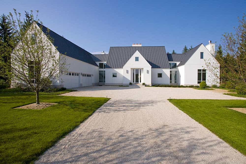 A Contemporary  European  Farmhouse  in Mettawa Orren 