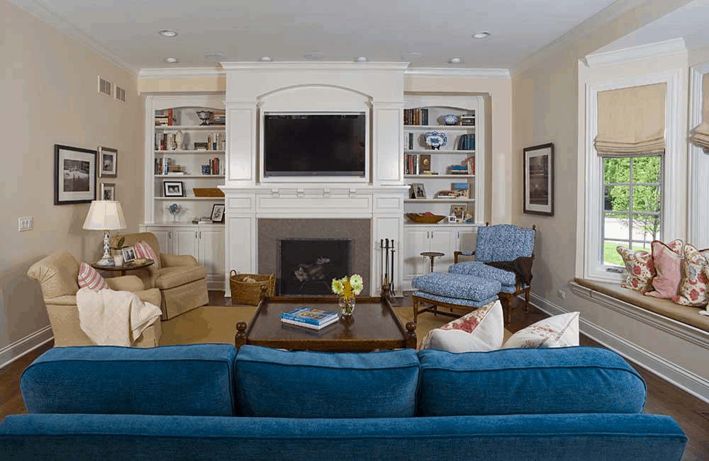 Arch Details within the Built-In Family Room Shelving