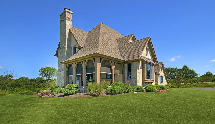 screen porch with hidden screens