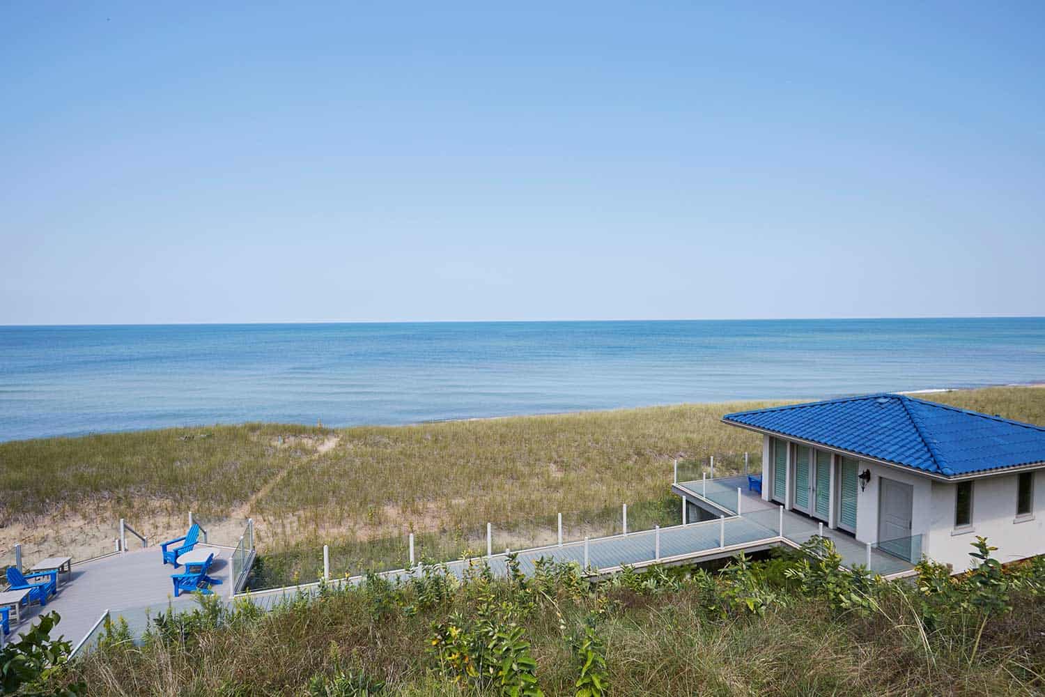 bridge-from-cabana-to-patio