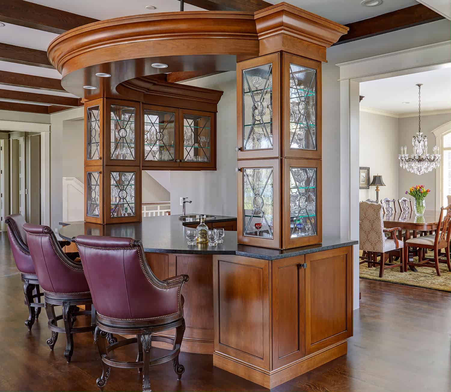 custom-curved-bar-leaded-glass-columns-mundelein-il