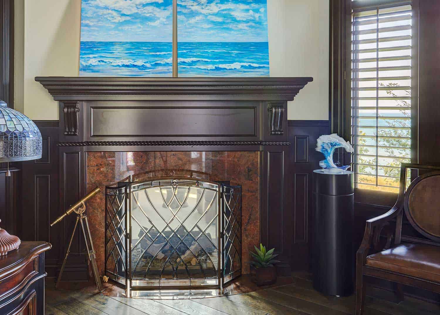 dark-wood-two-sided-fireplace-leaded-glass-screen