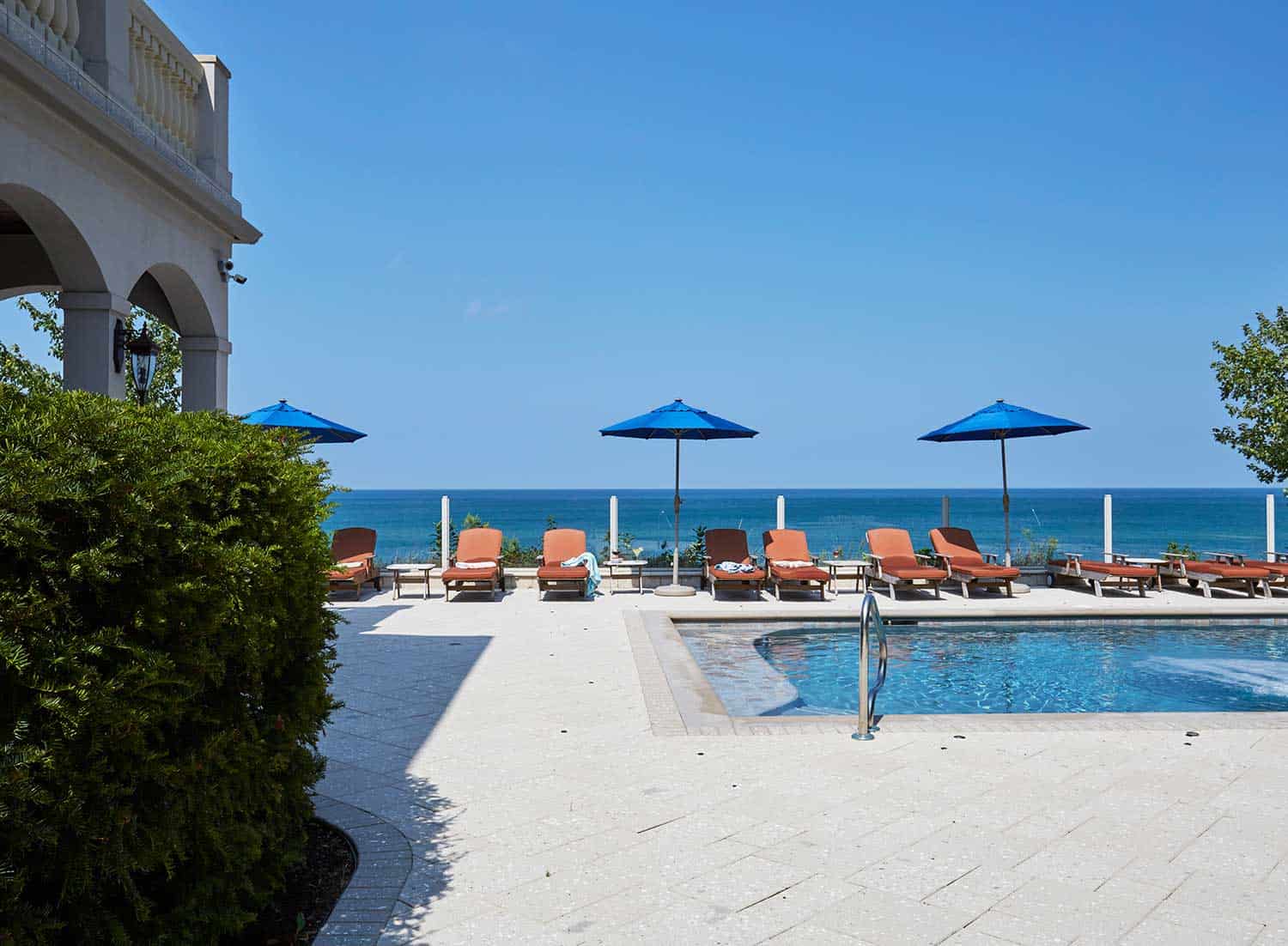 pool-deck-views-to-lake-michigan