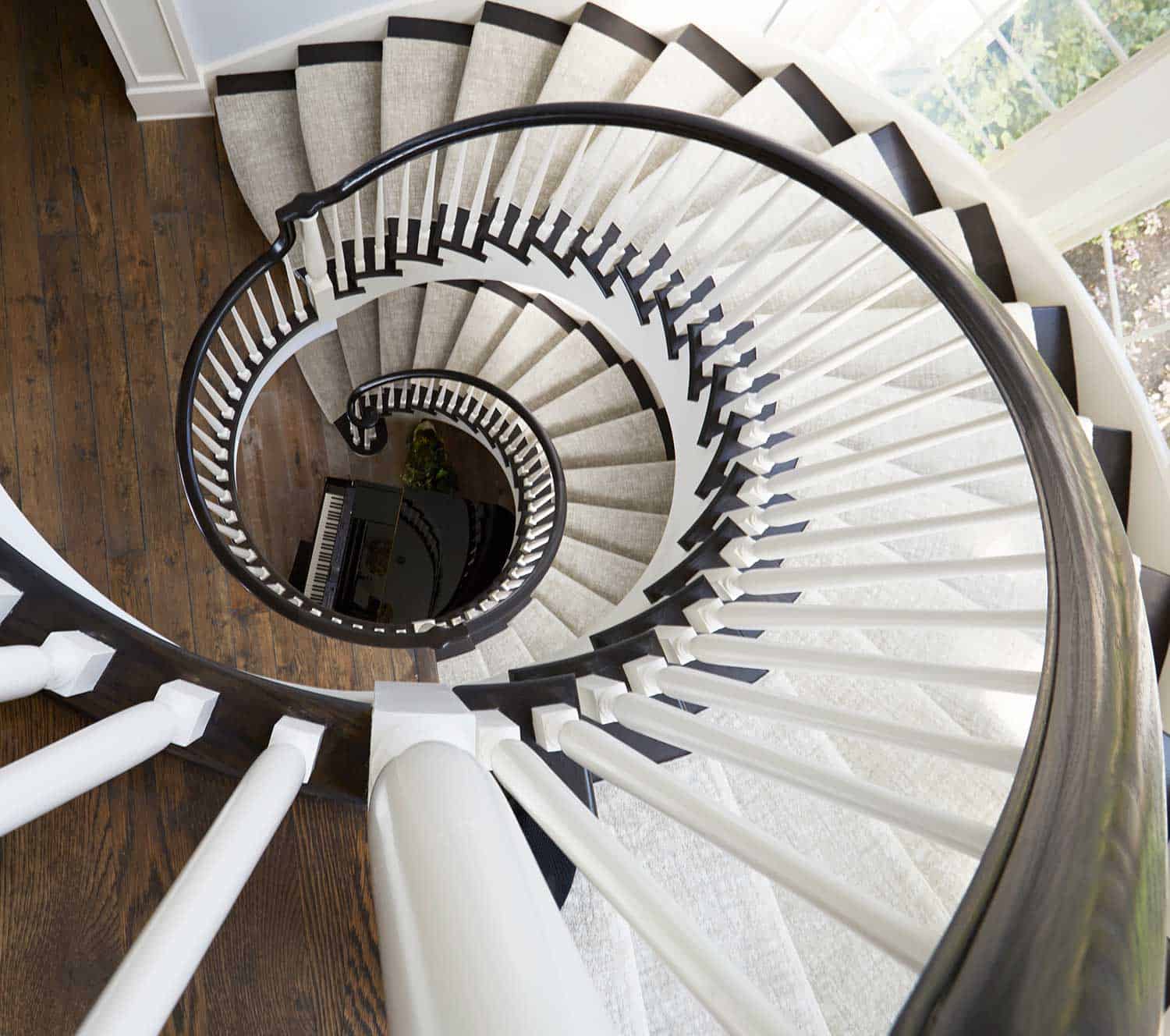 spiral-staircase-looing-down-hardbor-country
