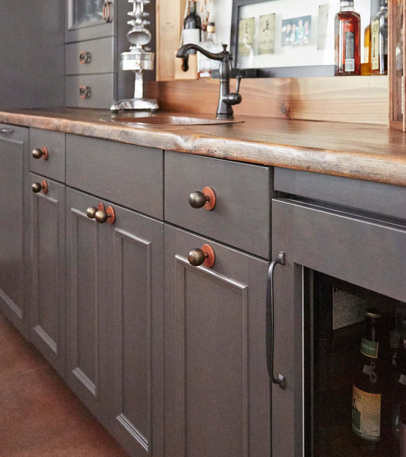 bar-cabinery-detail-wood-countertop