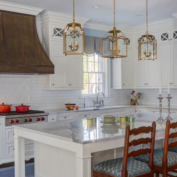 brass-pendant-lights-over-large-kitchen-island brass-pendant-lights-over-large-kitchen-island