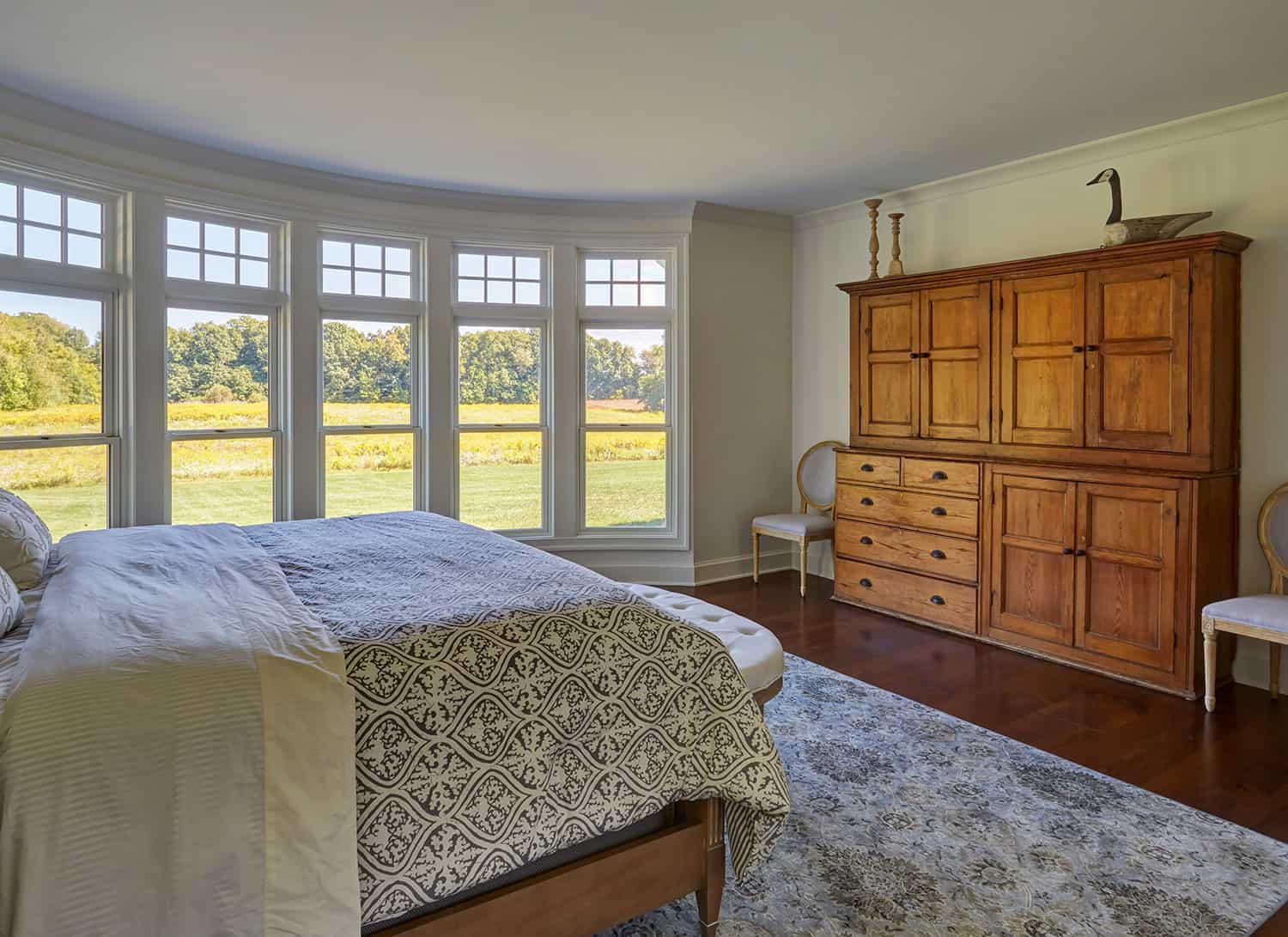 first-floor-master-bedroom-curved-wall-windows