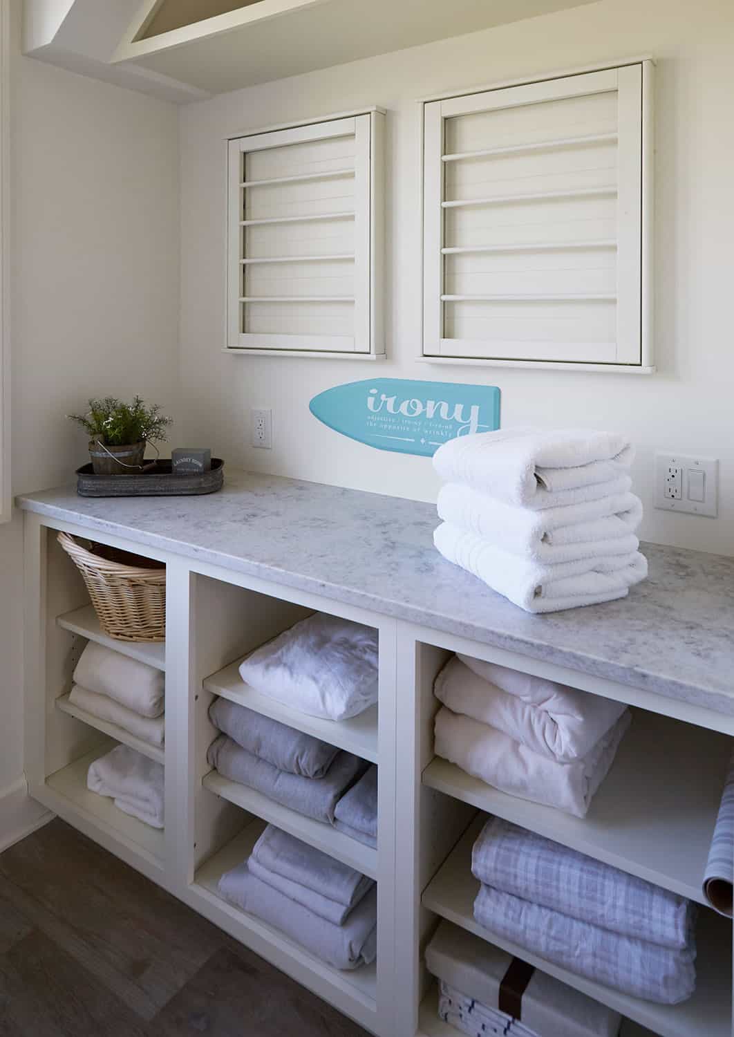 laundry-room-open-shelving