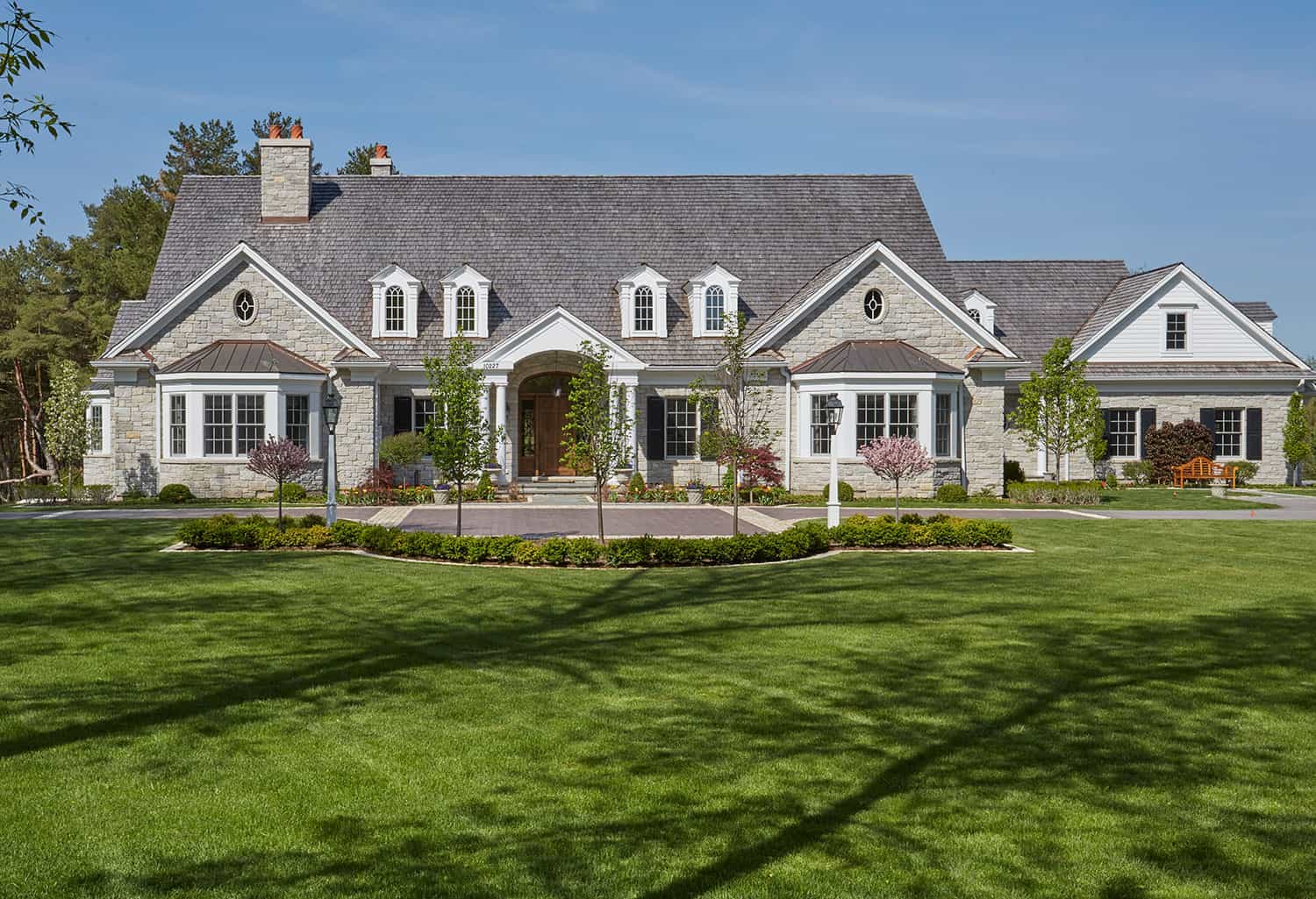 lush-green-lawn-stone-manor-mequon-wisconsin