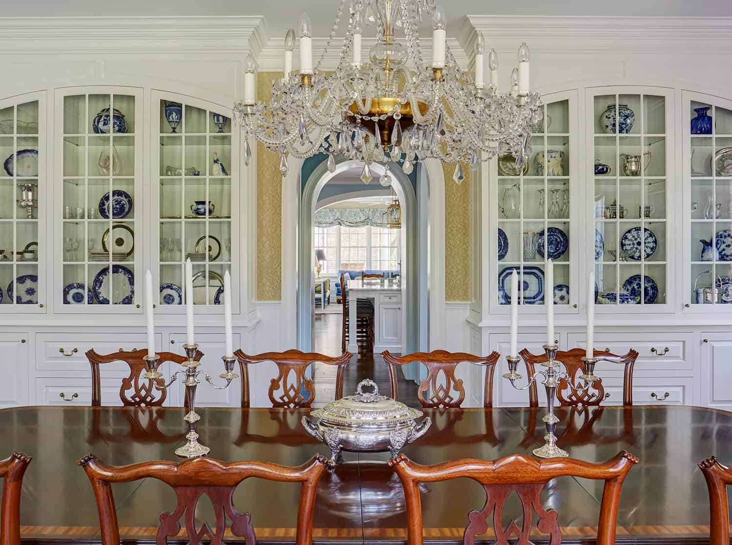 matching-built-in-china-cabinets-formal-dining-room