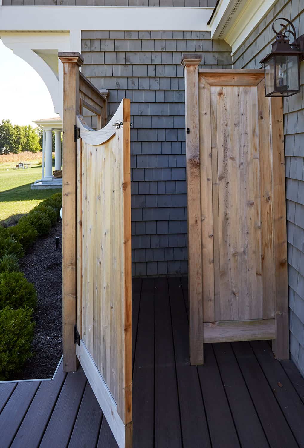 outdoor-shower-hinged-barn-door