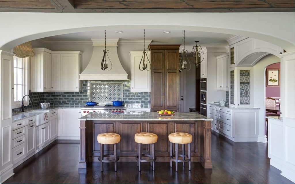 luxury-kitchen-two-tone-cabinets