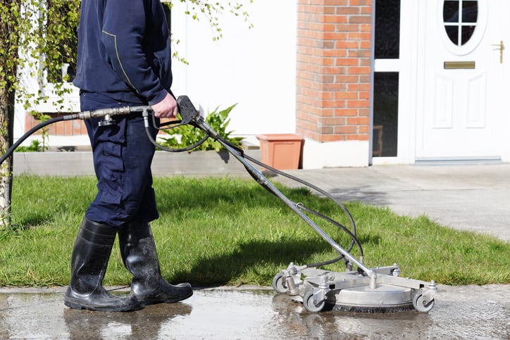 powerwashing sidewalk