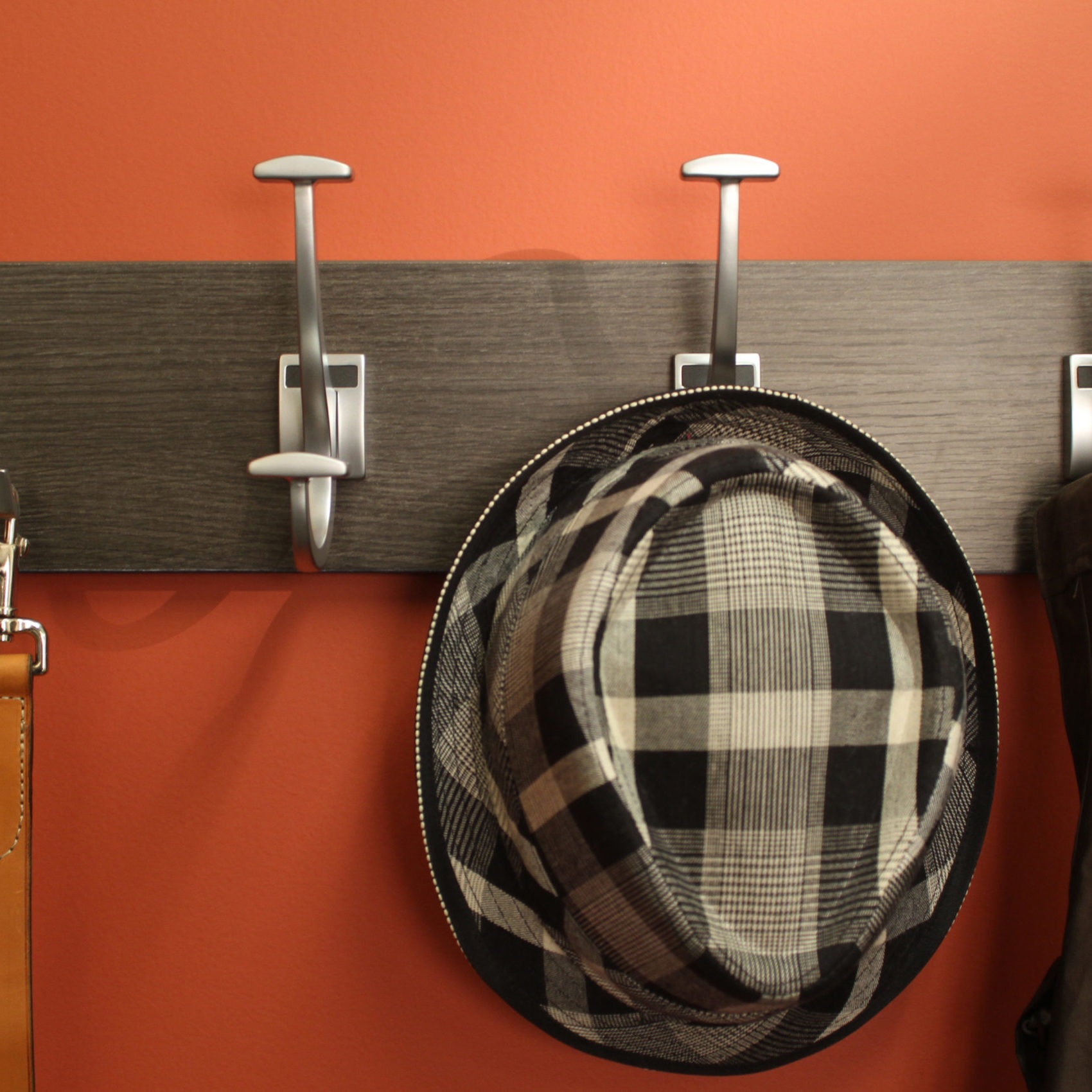 elite_cleat-with-hooks-2_hi