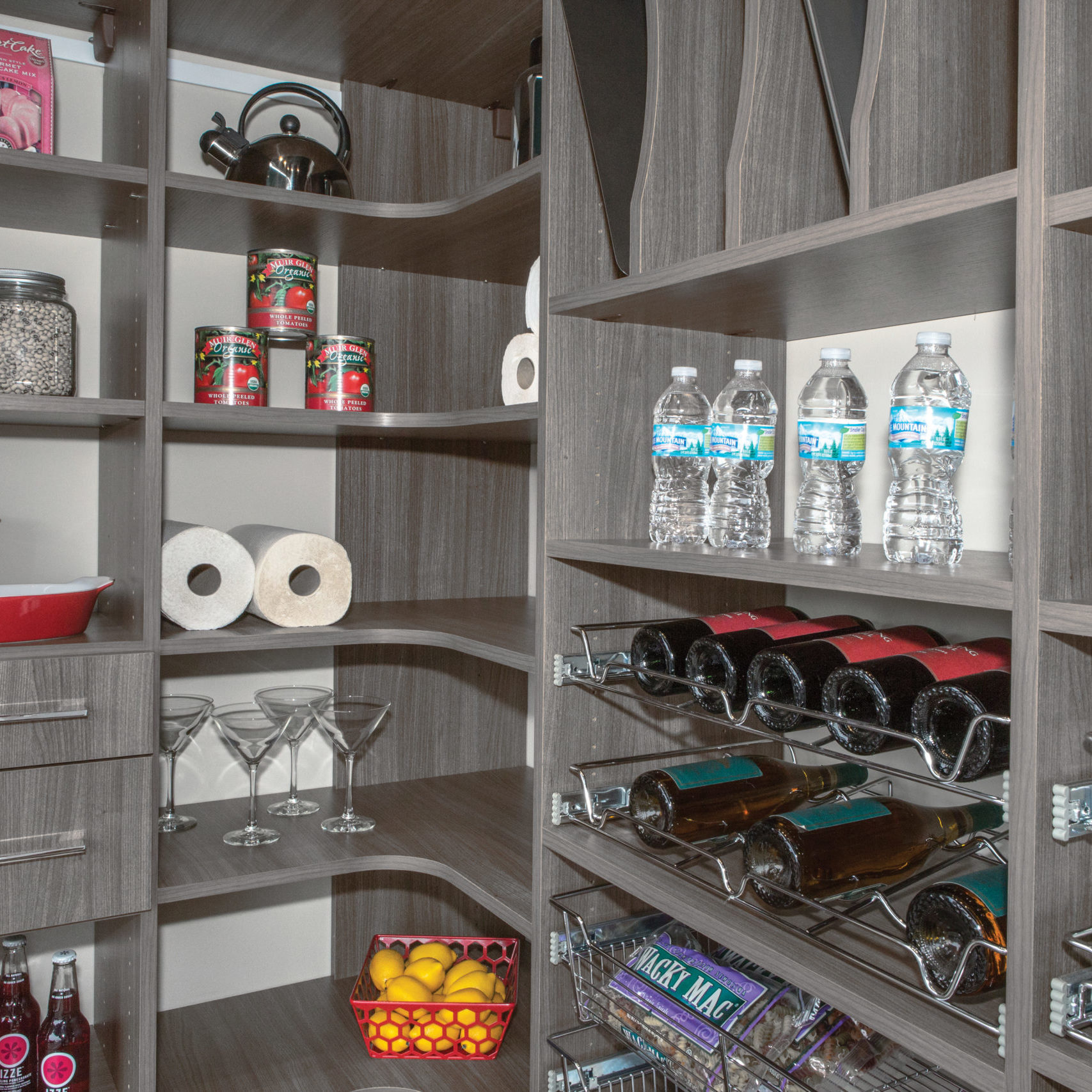 Pantry with Curved Corners