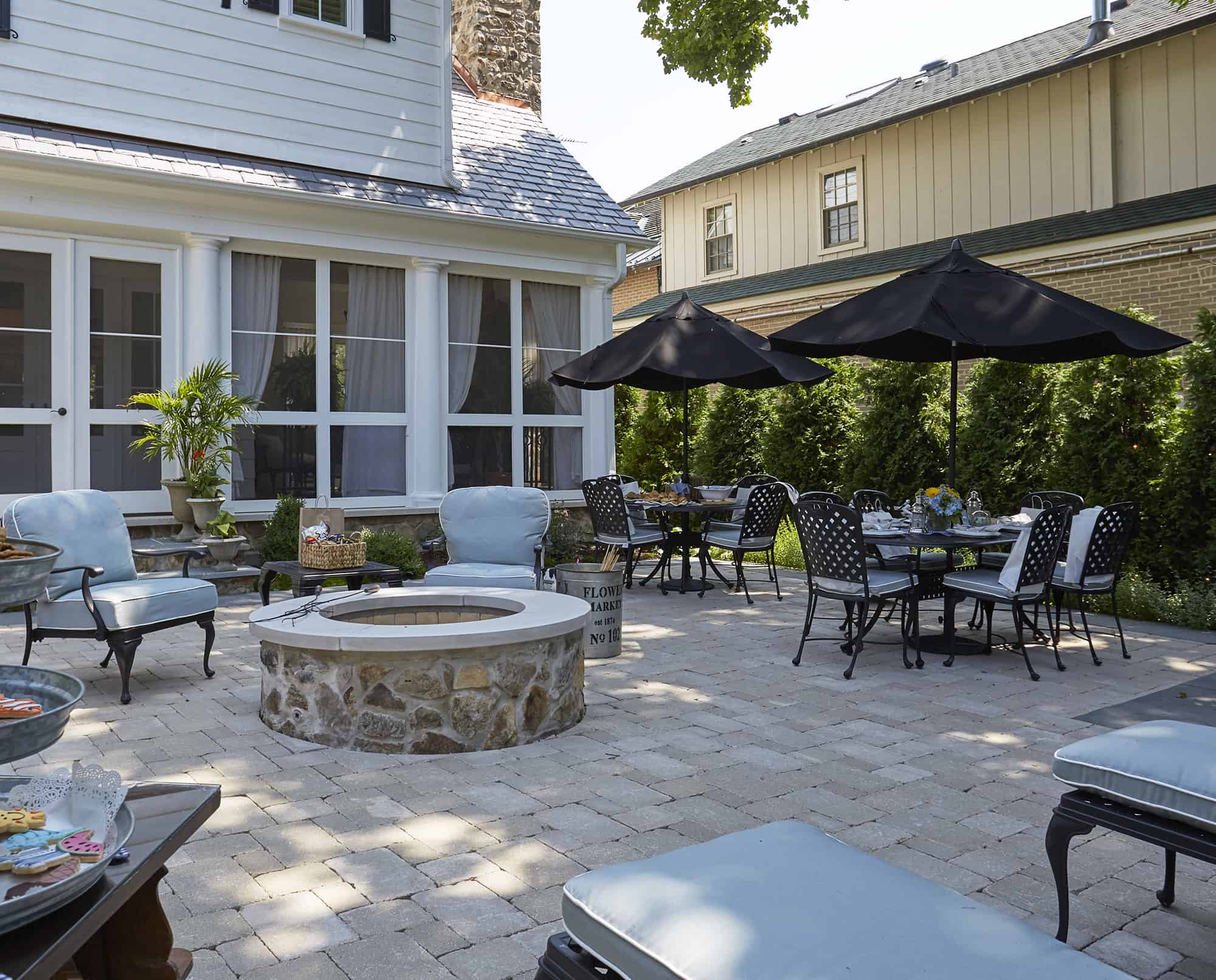 patio with firepit in wilmette il