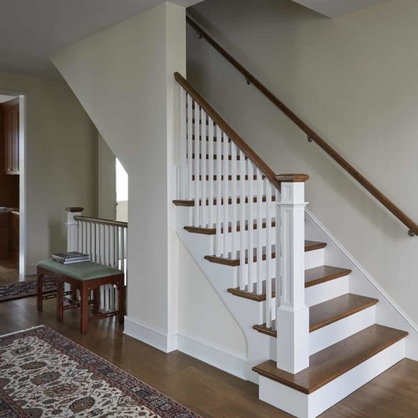 staircase-up-and-down staircase up