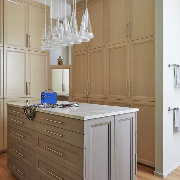 master dressing room island