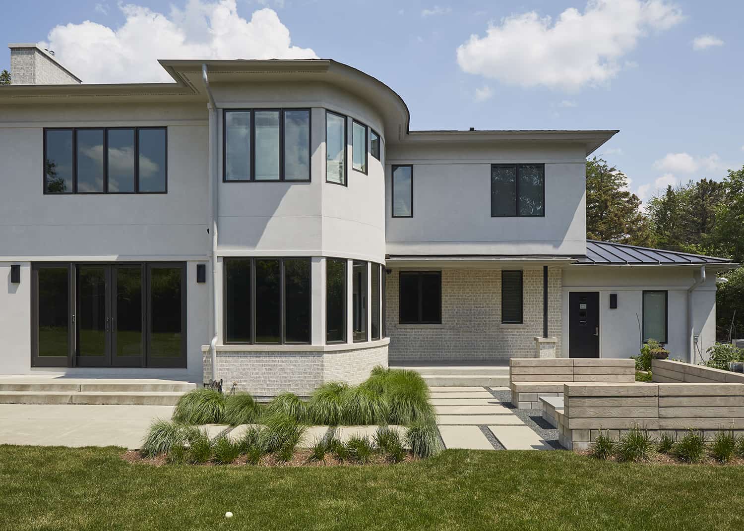 rear elevation of transitional home in glenview il