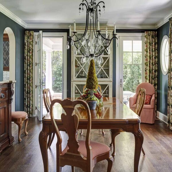 traditional-dining-room formal dining rooms