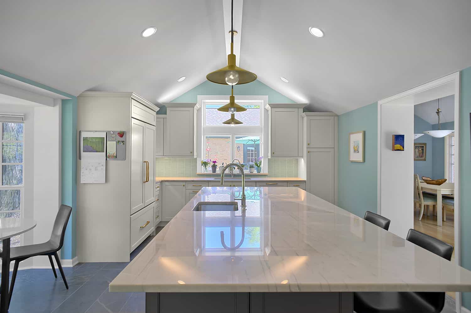 vaulted kitchen ceiling
