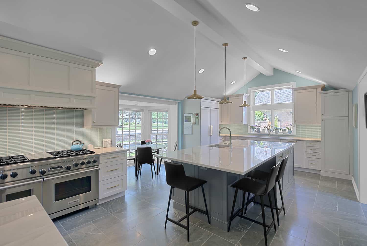 kitchen with vaulted ceiling