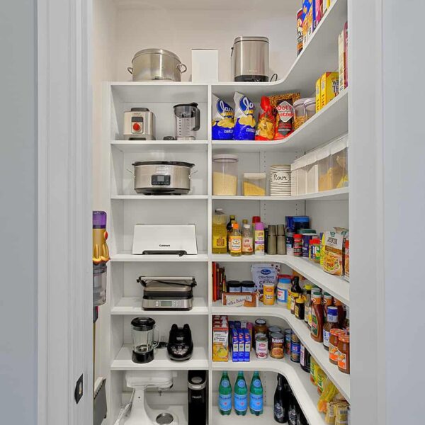 curved-wall-pantry-storage