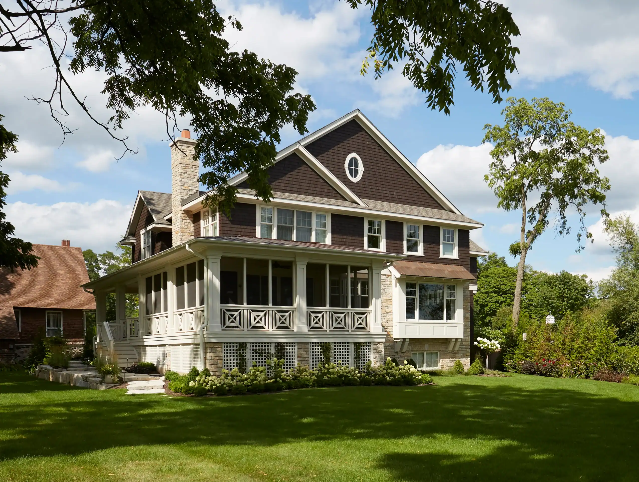 Picture of a luxury home showing what to expect from luxury home care providers